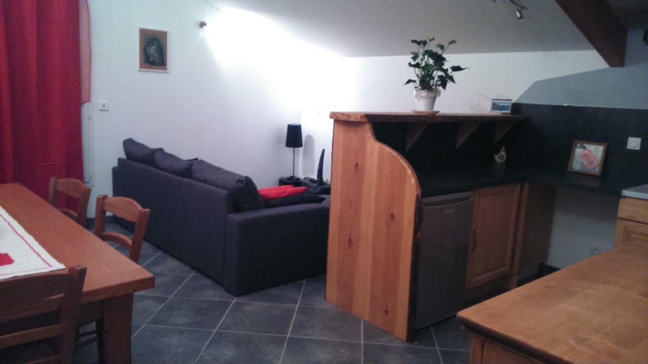 Les Logis De Lucie Apartment *